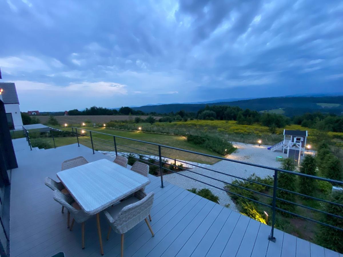 Villa Relax With Swimming Pool And Mountain View Bukow Bagian luar foto