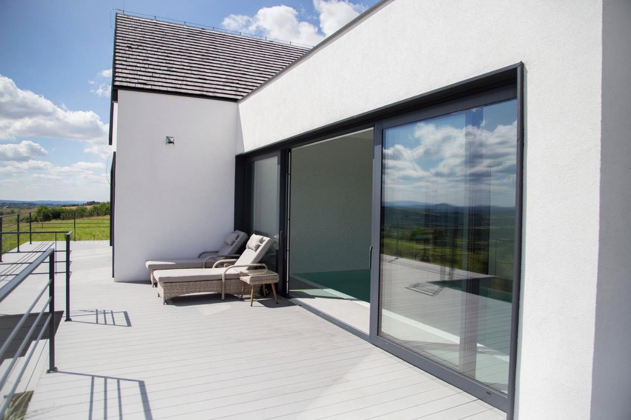 Villa Relax With Swimming Pool And Mountain View Bukow Bagian luar foto