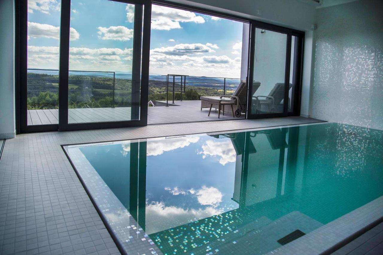 Villa Relax With Swimming Pool And Mountain View Bukow Bagian luar foto